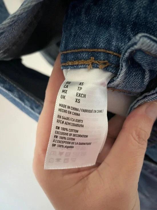 American Eagle Outfitters Medium Wash Denim Short Overalls Front Bibs Size XS - Picture 6 of 6